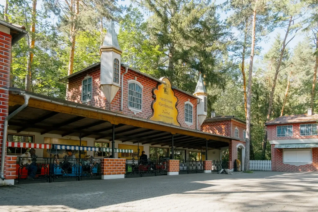 2024-07-08 Märchenwald Bahnhof-3