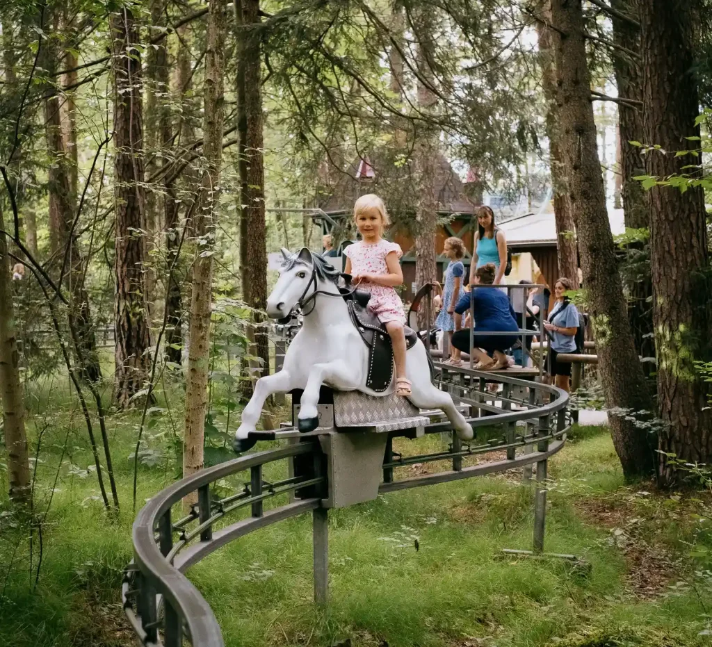 2024-07-08 Märchenwald Pferdereitbahn-1-2