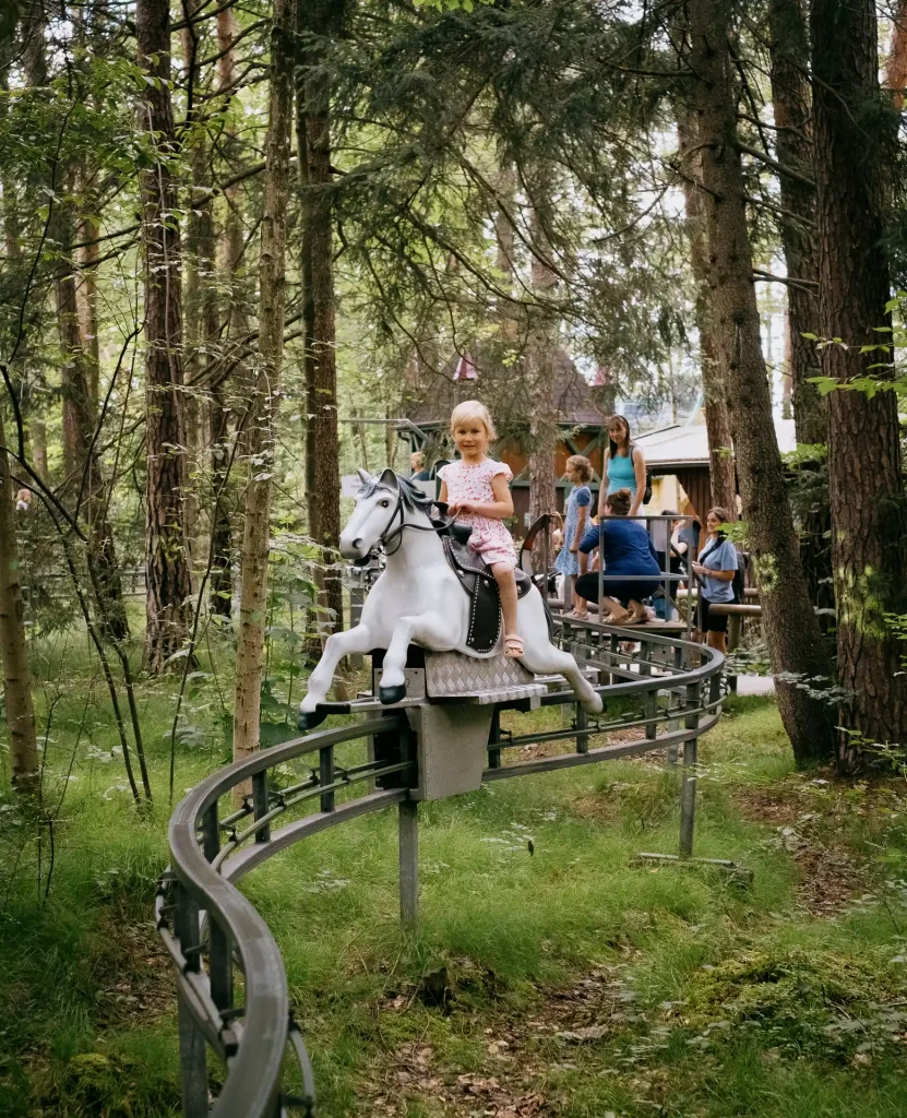 2024-07-08 Märchenwald Pferdereitbahn-1