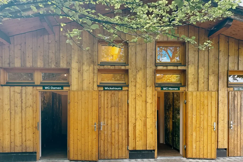 2024-07-08 Märchenwald Toiletten-Wickelraum-1